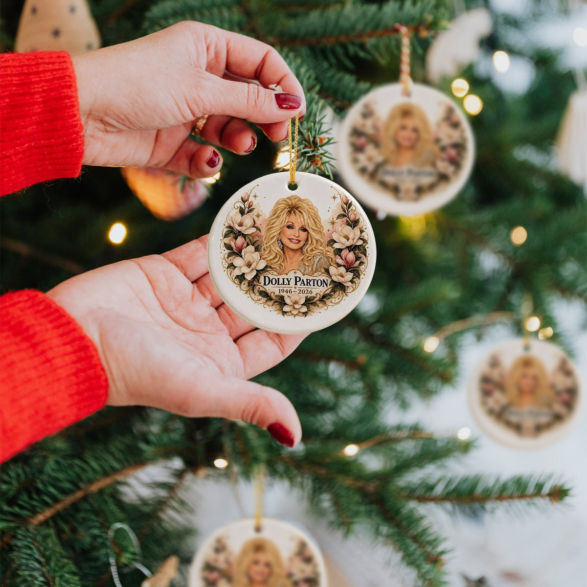 Dolly Memorial Acrylic Christmas Ornament Themed Christmas Ornament for Tree Car Office Home Dolly Themed Xmas Hanging Decor Country Music Holiday Decoration Gift