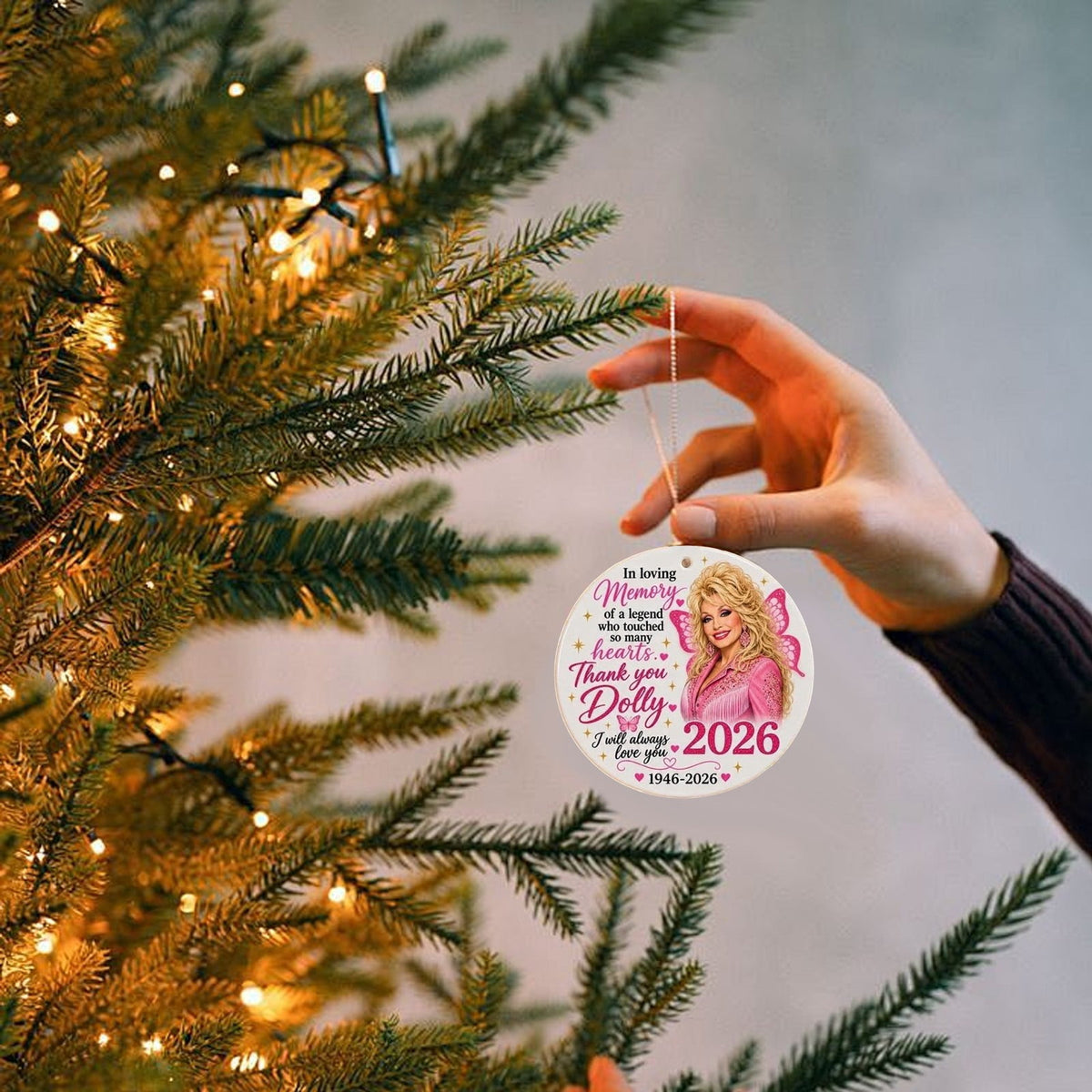 Dolly Memorial Acrylic Christmas Ornament Themed Christmas Ornament for Tree Car Office Home Dolly Themed Xmas Hanging Decor Country Music Holiday Decoration Gift